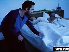 s. hits on Mom while she s.